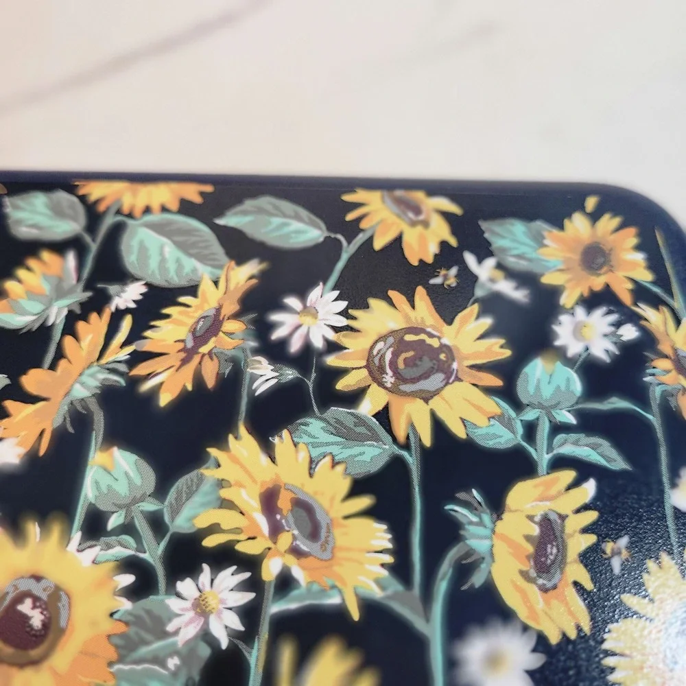 Vera Bradley Tupperware Sunflower Sandwich Keeper Navy Blue Floral Lunch 6in